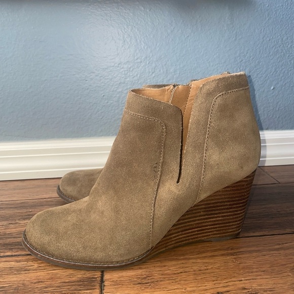 Olive taupe suede leather booties ankle boots heels - Picture 3 of 12